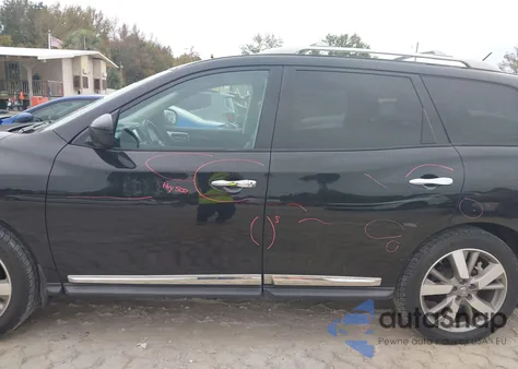 2016 Nissan Pathfinder Platinum z USA, uszkodzony, nr VIN 5N1AR2MM3GC609820